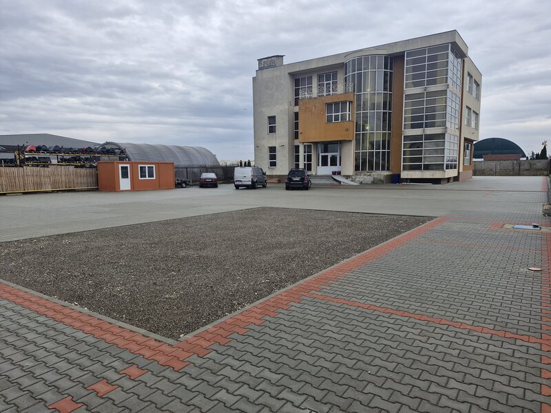 Brasov, Calea Feldioarei, inchiriez cladire ideala ca showroom,