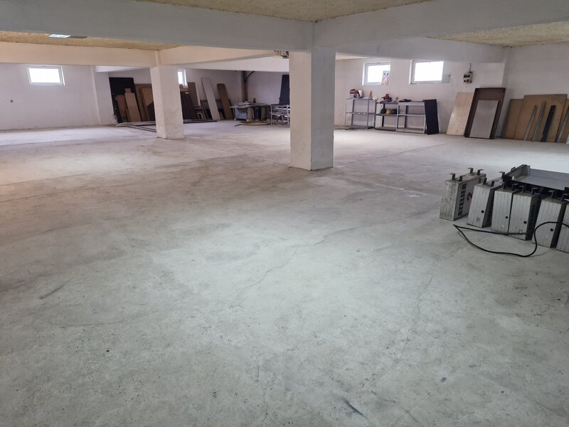 Brasov, Calea Feldioarei, inchiriez cladire ideala ca showroom,