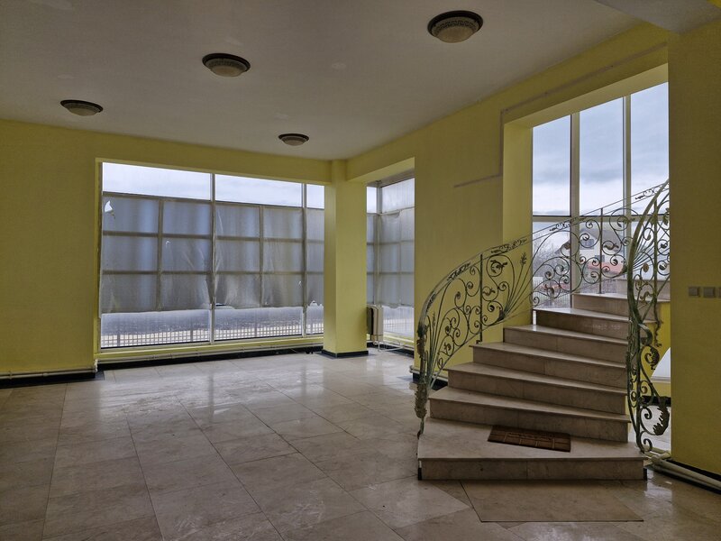Brasov, Calea Feldioarei, inchiriez cladire ideala ca showroom,