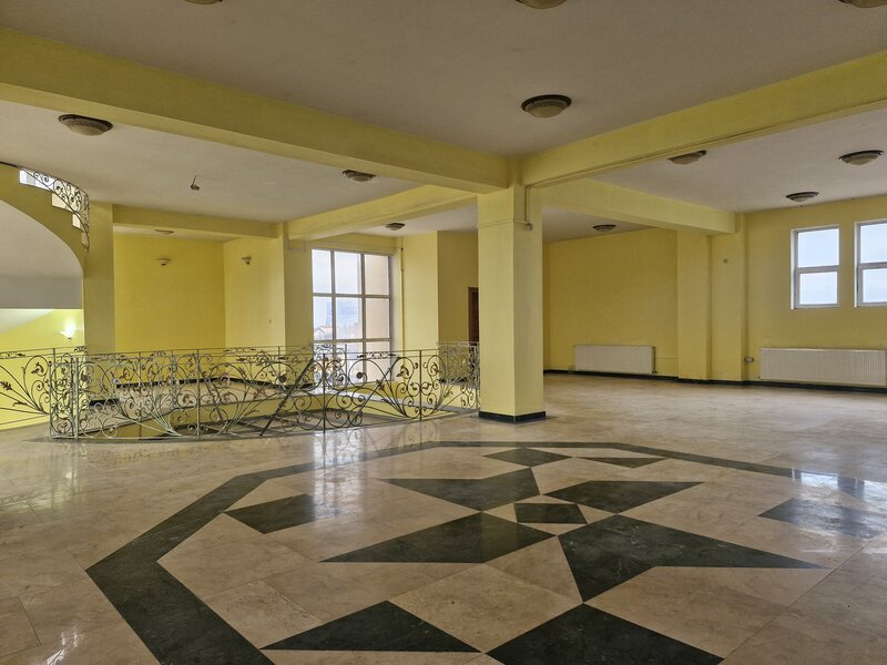 Brasov, Calea Feldioarei, inchiriez cladire ideala ca showroom,