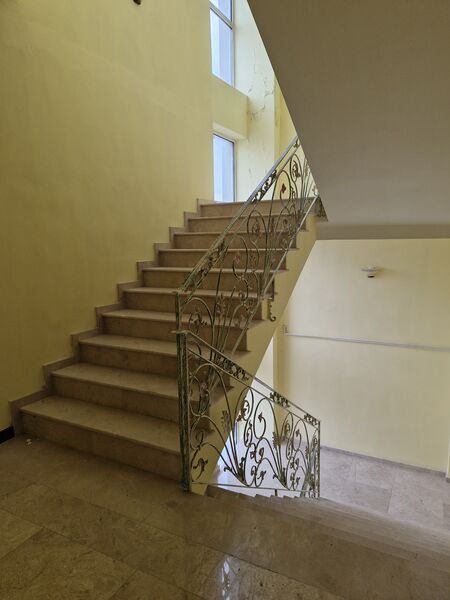 Brasov, Calea Feldioarei, inchiriez cladire ideala ca showroom,