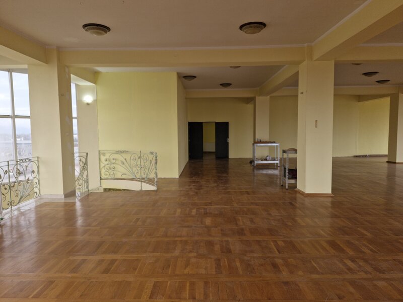 Brasov, Calea Feldioarei, inchiriez cladire ideala ca showroom,