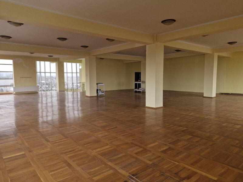 Brasov, Calea Feldioarei, inchiriez cladire ideala ca showroom,