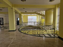Brasov, Calea Feldioarei, inchiriez cladire ideala ca showroom